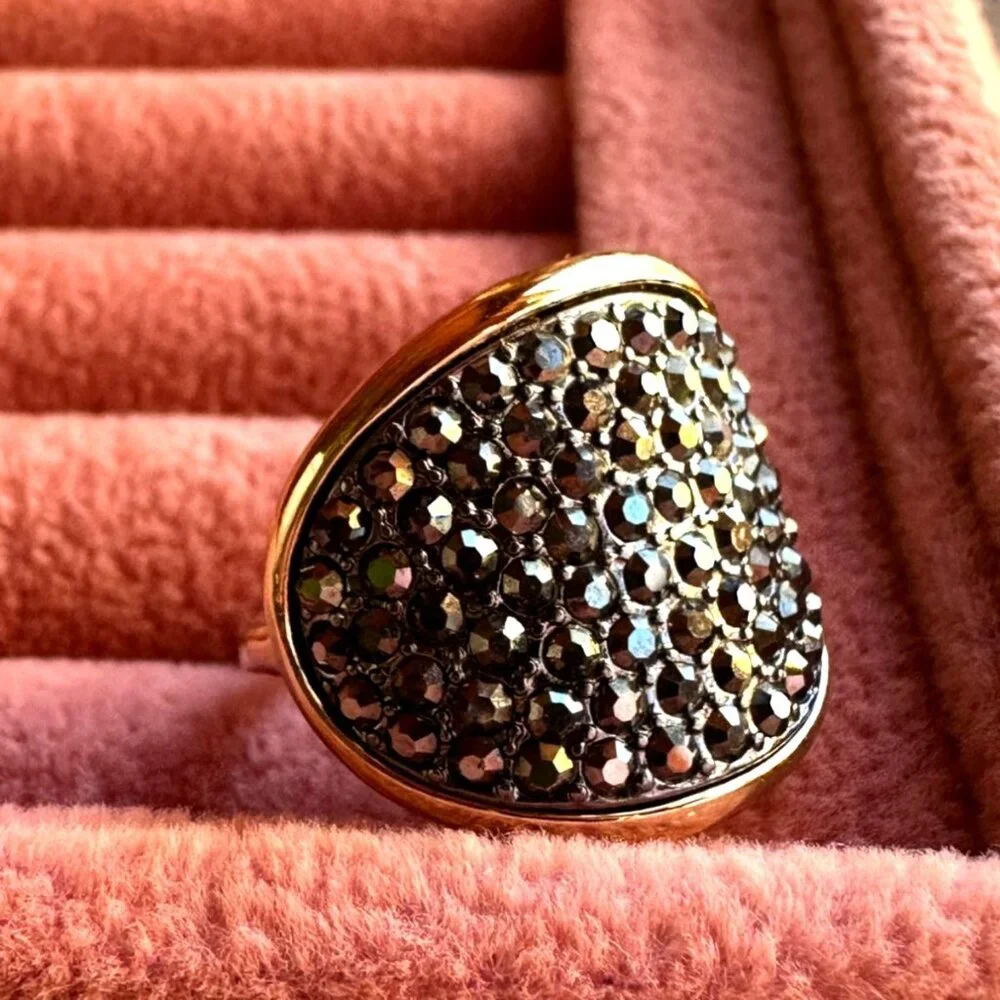 Park Lane Jewelry "Spade" Ring Size 6 1/4 With Hematite Pave Crystals Gold-Tone - Picture 9 of 9